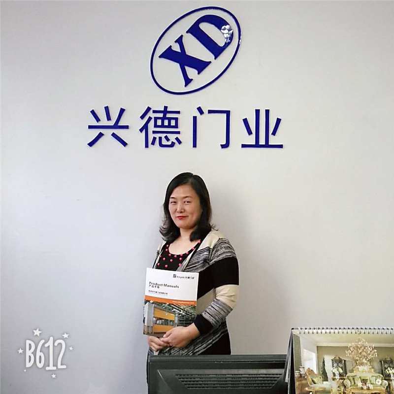 興德門業快速門員工圖片